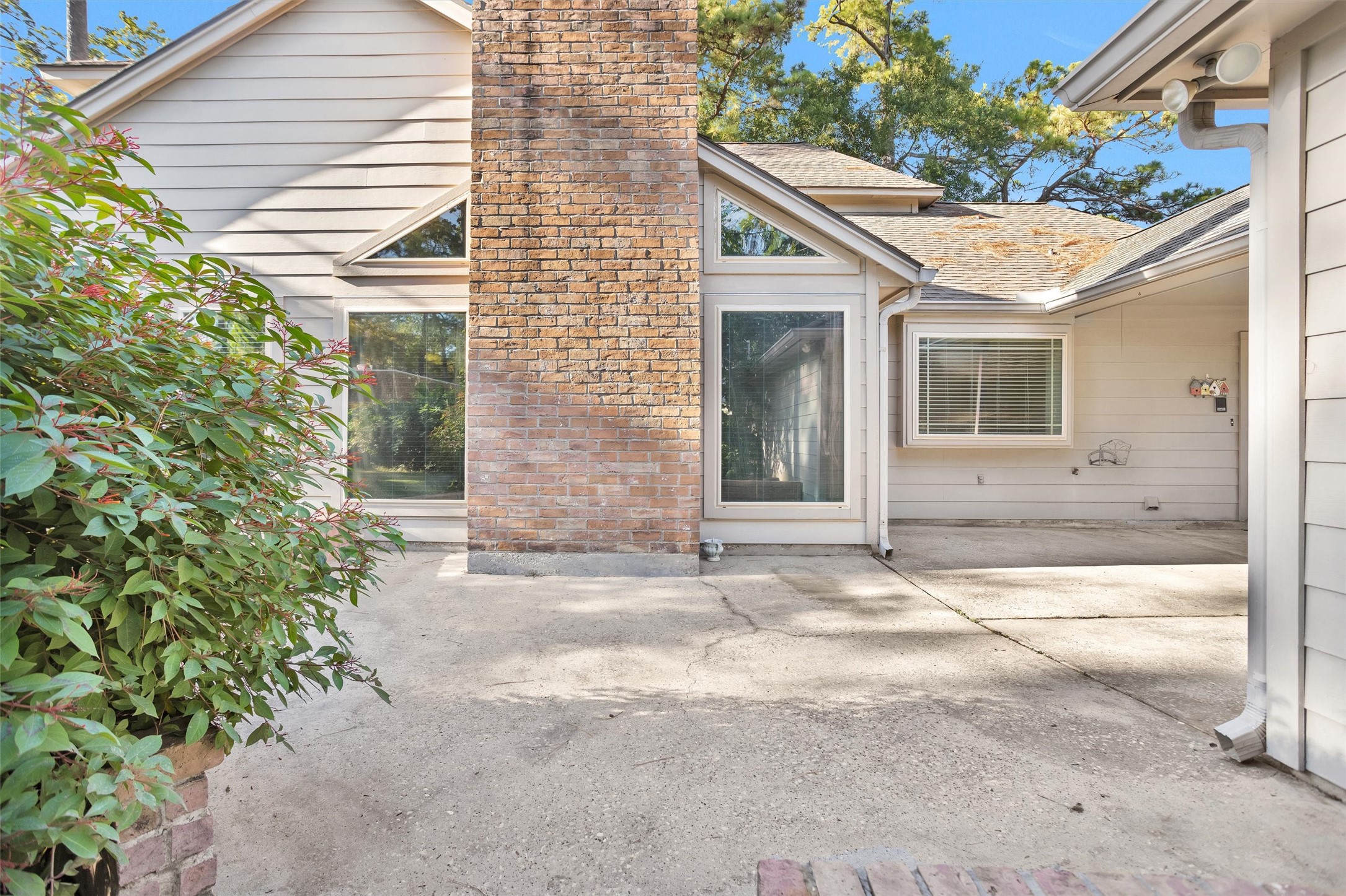 6903 Farnaby Court Spring, TX 77379 - Photo 45 of 49 a view of a house with a yard and garage