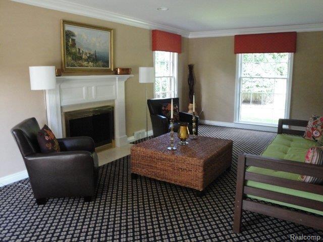 86 Colonial Road Grosse Pointe, MI 48236 - Photo 3 of 8 Living Room