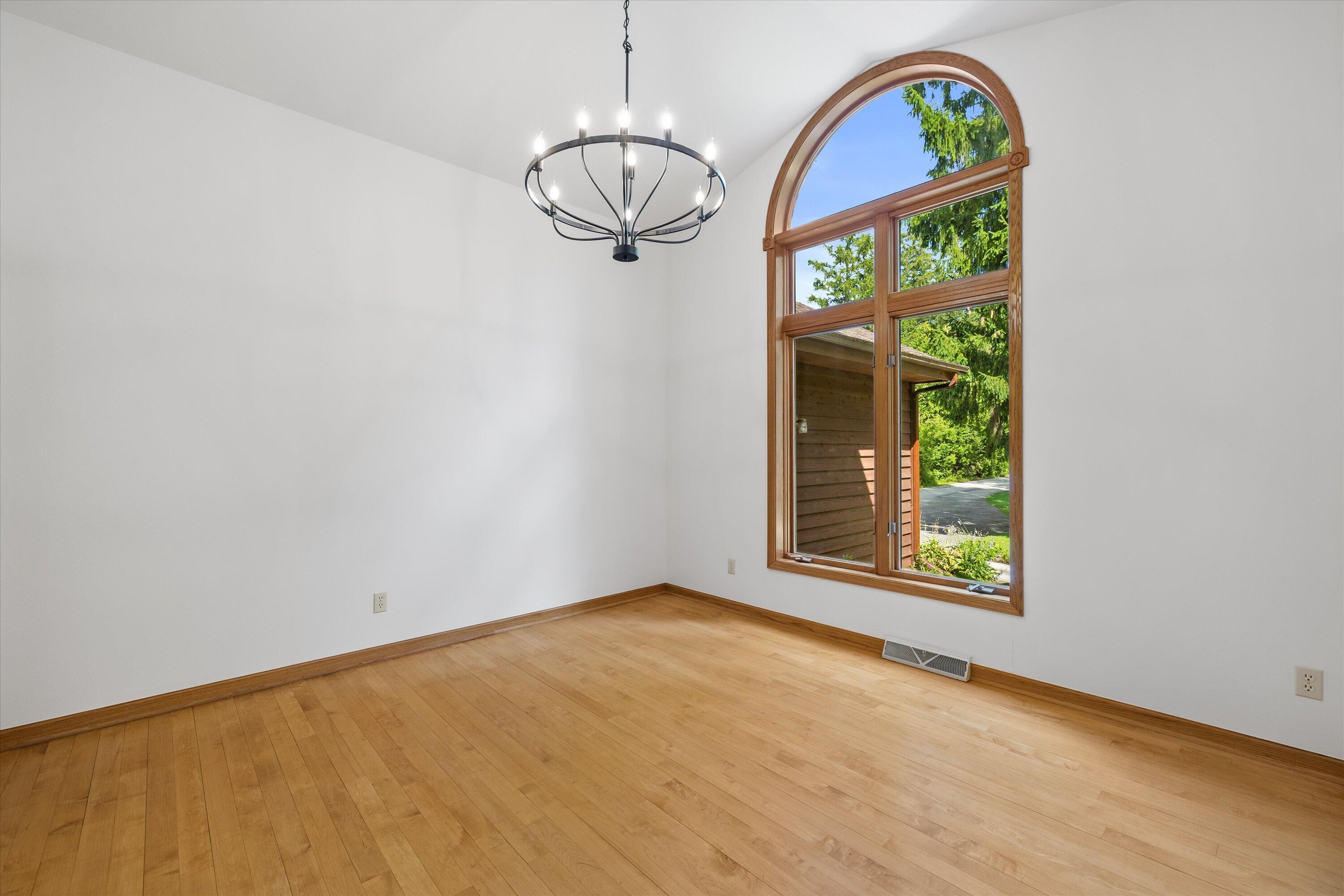 10845 North Wauwatosa Road Mequon, WI 53097 - Photo 10 of 51 Dining Room