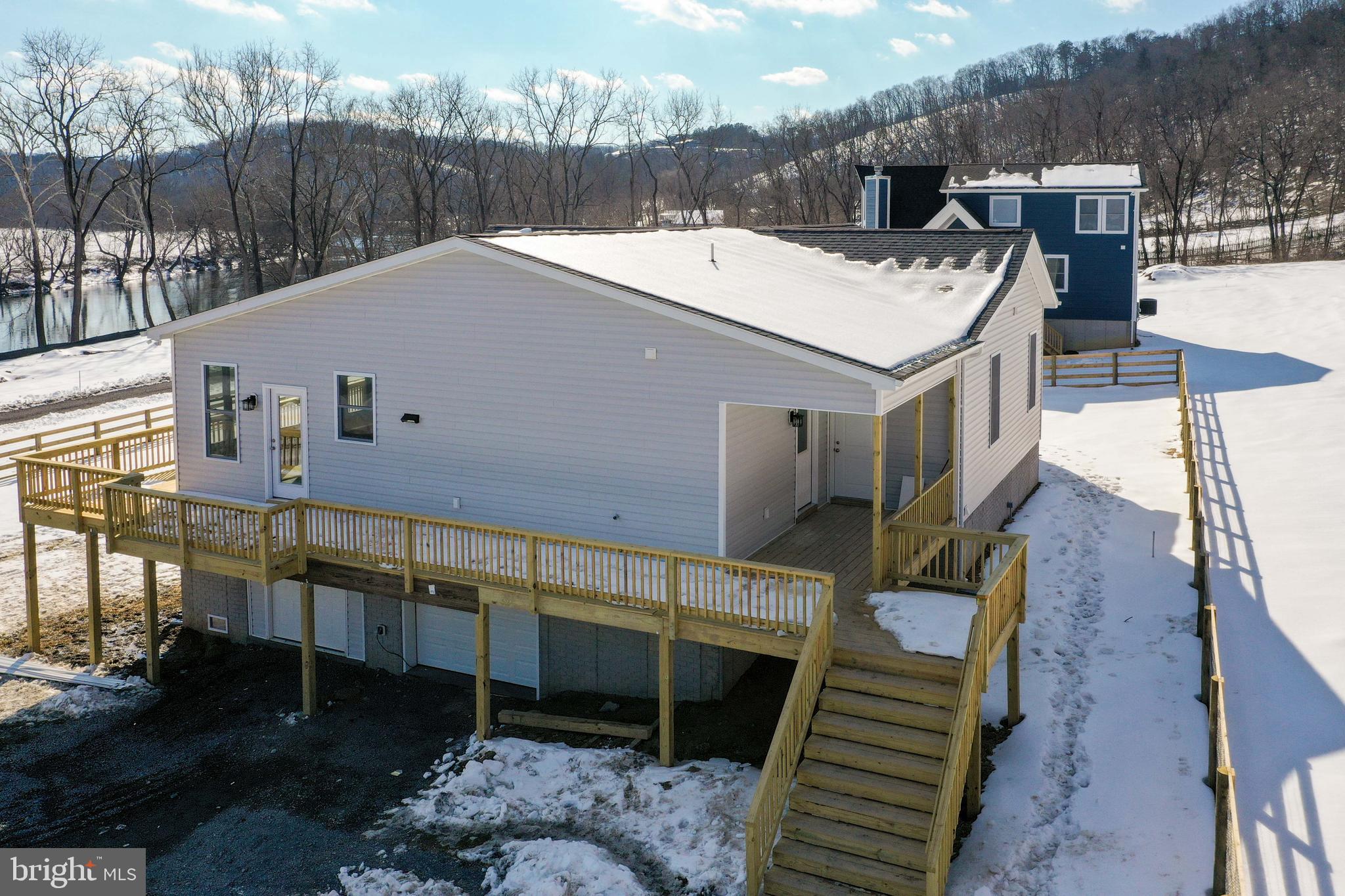 696 Sunset Village Road Front Royal, VA 22630 - Photo 4 of 37 Gallery Image 4