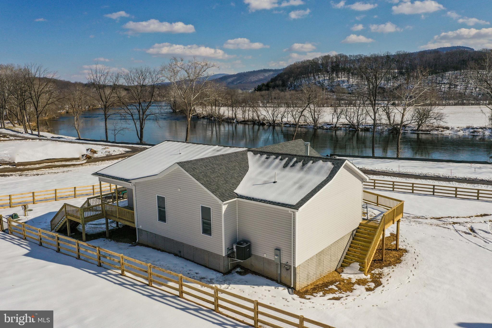 696 Sunset Village Road Front Royal, VA 22630 - Photo 5 of 37 Gallery Image 5