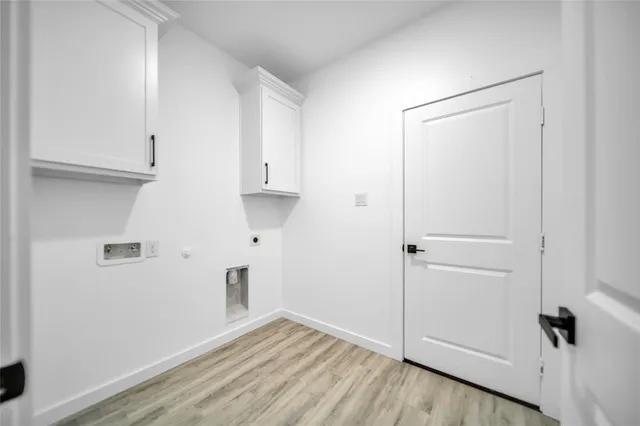 $320,000 | 702 West Rochester Street, Terrell, TX 75160