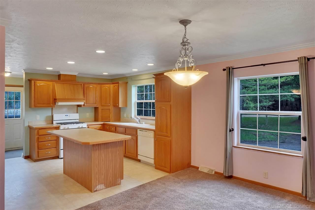 5530 North Stark Road Hope, MI 48628 - Photo 3 of 23 50074129-2.JPG