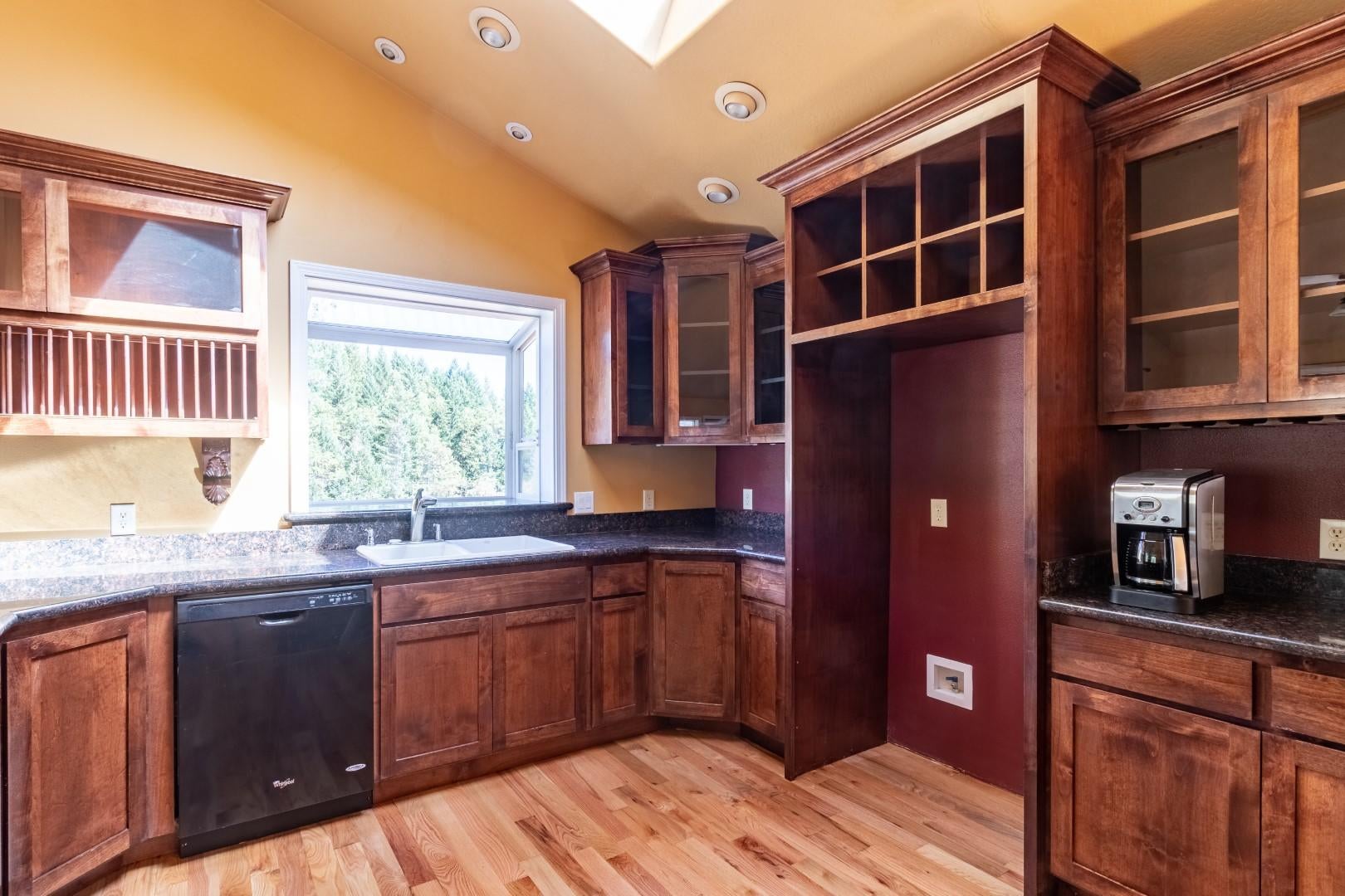 3441 North Obenchain Road Eagle Point, OR 97524 - Photo 9 of 36 BEAUTIFUL KITCHEN WITH CUSTOM CABINETS