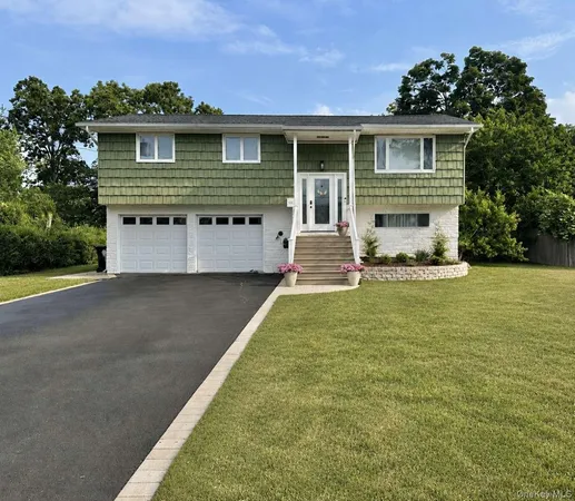$735,000 | 122 Jordan Street, Bay Shore, NY 11706
