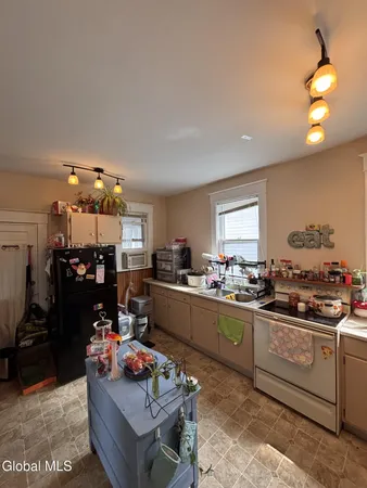 $324,900 | 20 Delaware Terrace, Albany, NY 12209