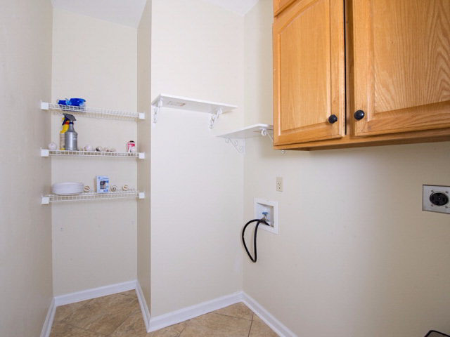 8393 Heron Drive Foley, AL 36535 - Photo 18 of 26 Laundry