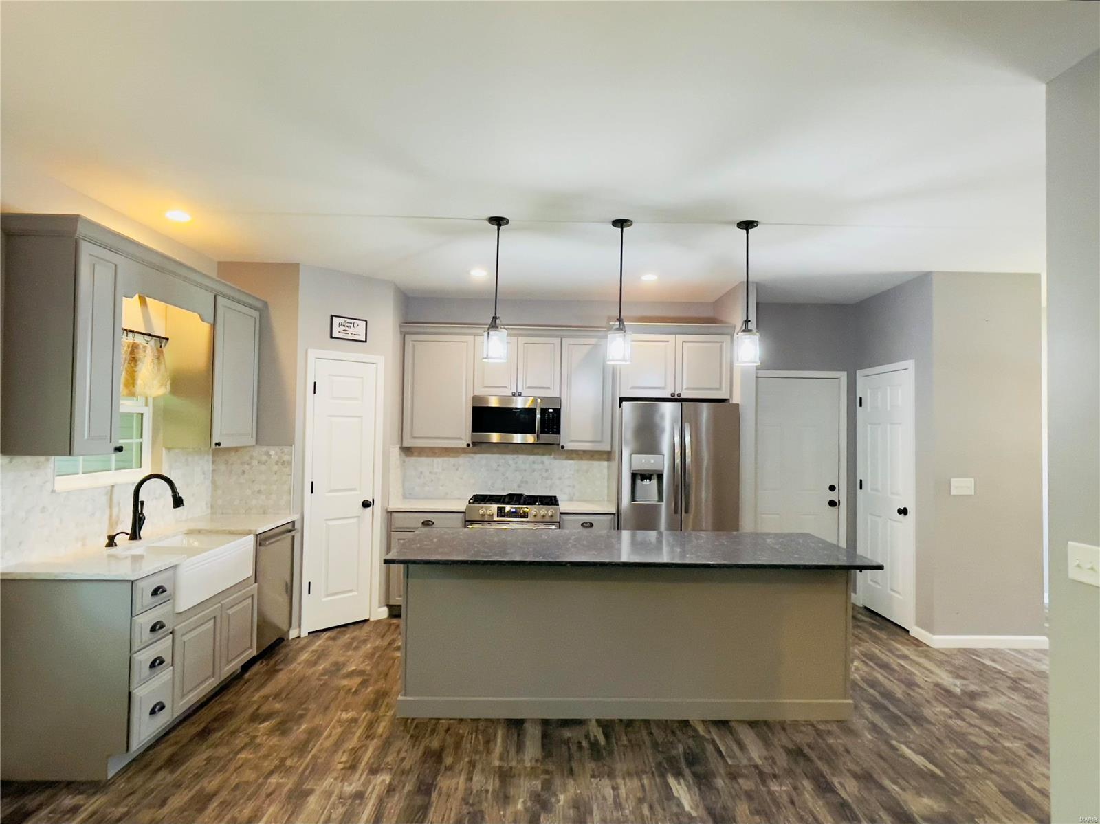 5200 Brook Road Alton, IL 62002 - Photo 3 of 21