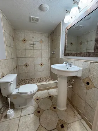 $1,600 | 512 Melbourne Street, Houston, TX 77022