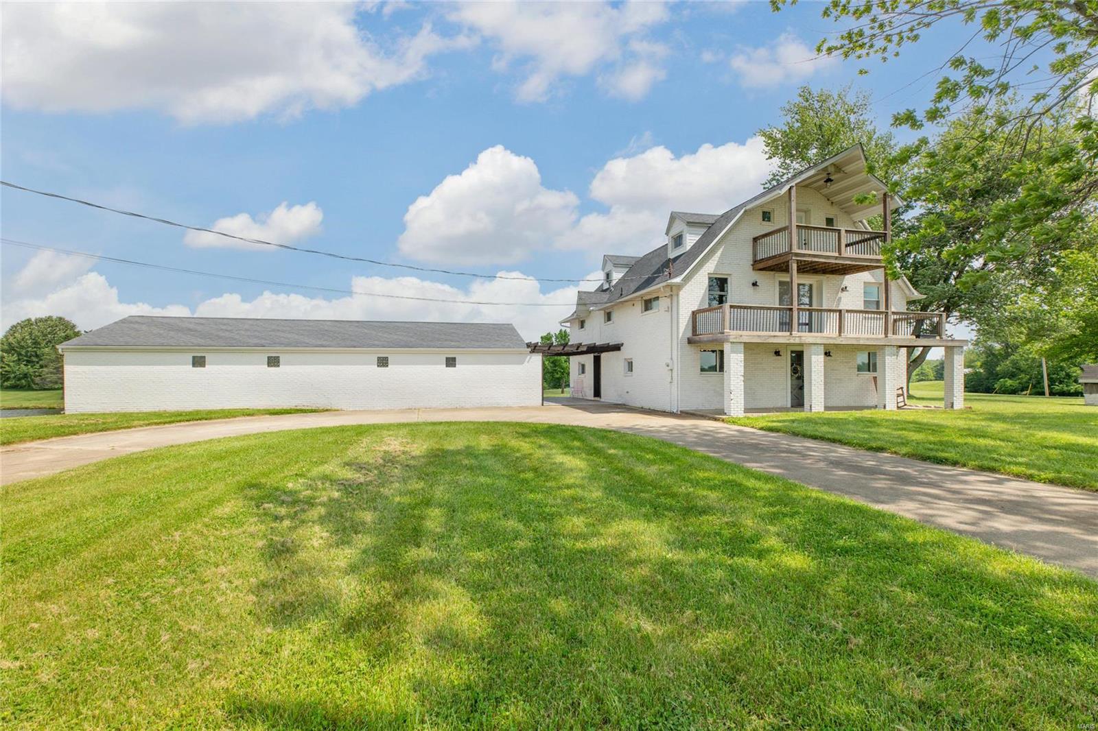 2908 Brighton Bunker Hill Road Brighton, IL 62012 - Photo 2 of 67 Gallery Image 2
