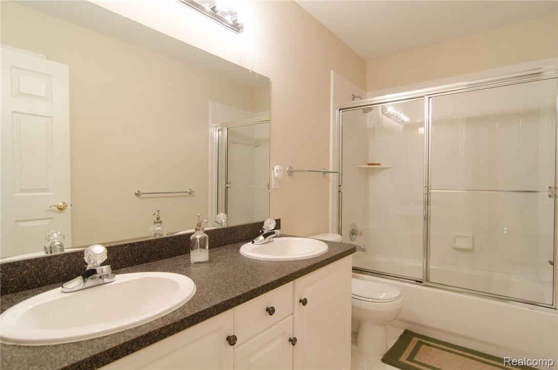 2124 Wentworth Drive Rochester, MI 48307 - Photo 24 of 45 GRU_1994.jpg