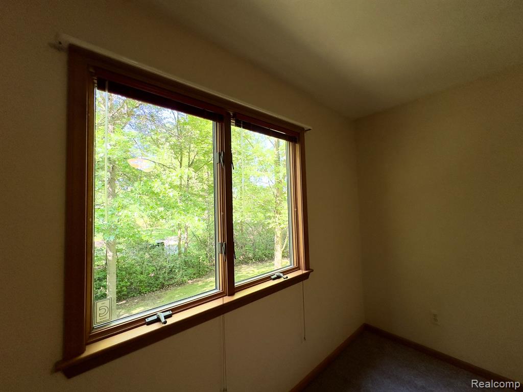 20450 Wahrman Road New Boston, MI 48164 - Photo 24 of 39 Gallery Image 24