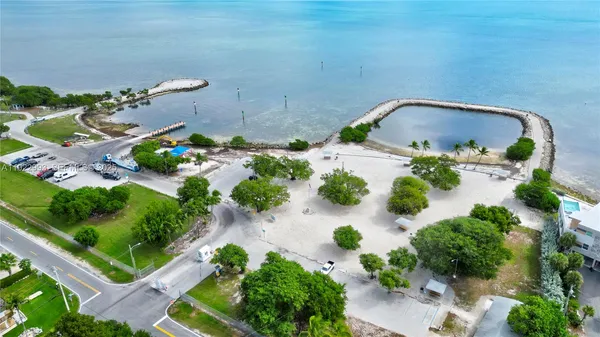 $824,900 | 137 Pacific Avenue, Tavernier, FL 33070