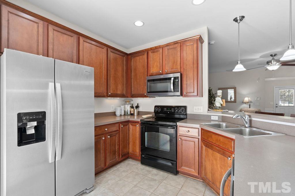 7033 Racine Way Raleigh, NC 27615 - Photo 10 of 30