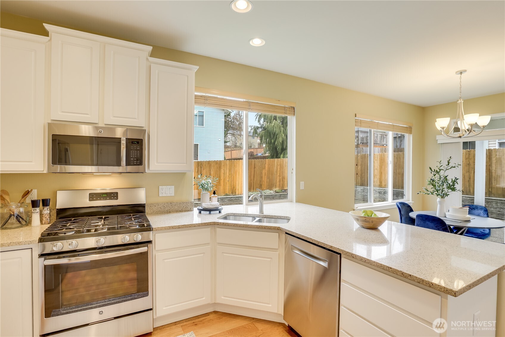 5006 Northeast 4th Place Renton, WA 98059 - Photo 18 of 35