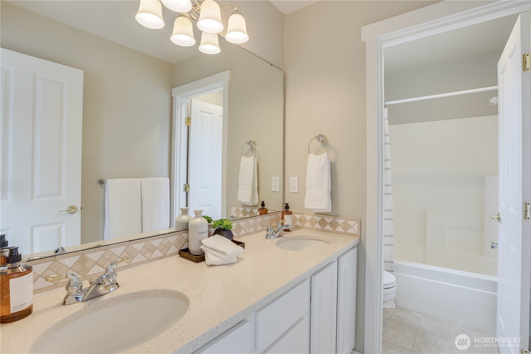 5006 Northeast 4th Place Renton, WA 98059 - Photo 28 of 35