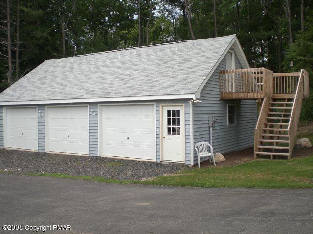 10 Hty Road Kunkletown, PA 18058 - Photo 3 of 7 a house with a outdoor space