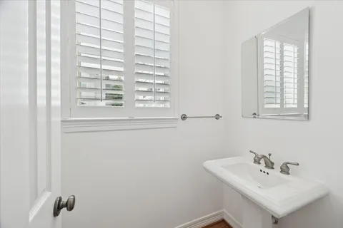 $888,000 | 2638 Wroxton Road, West University Place, TX 77005