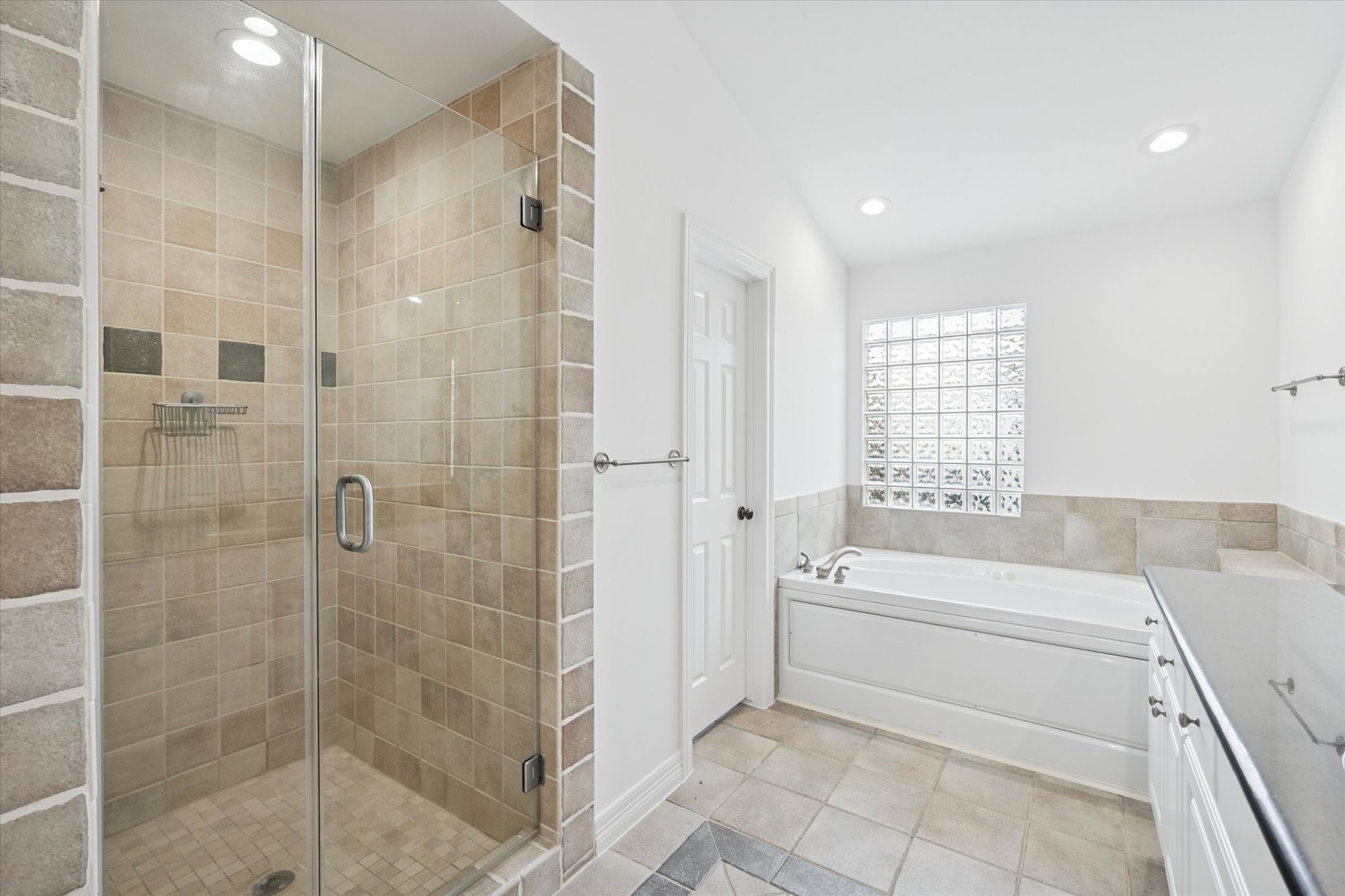 2638 Wroxton Road West University Place, TX 77005 - Photo 14 of 25