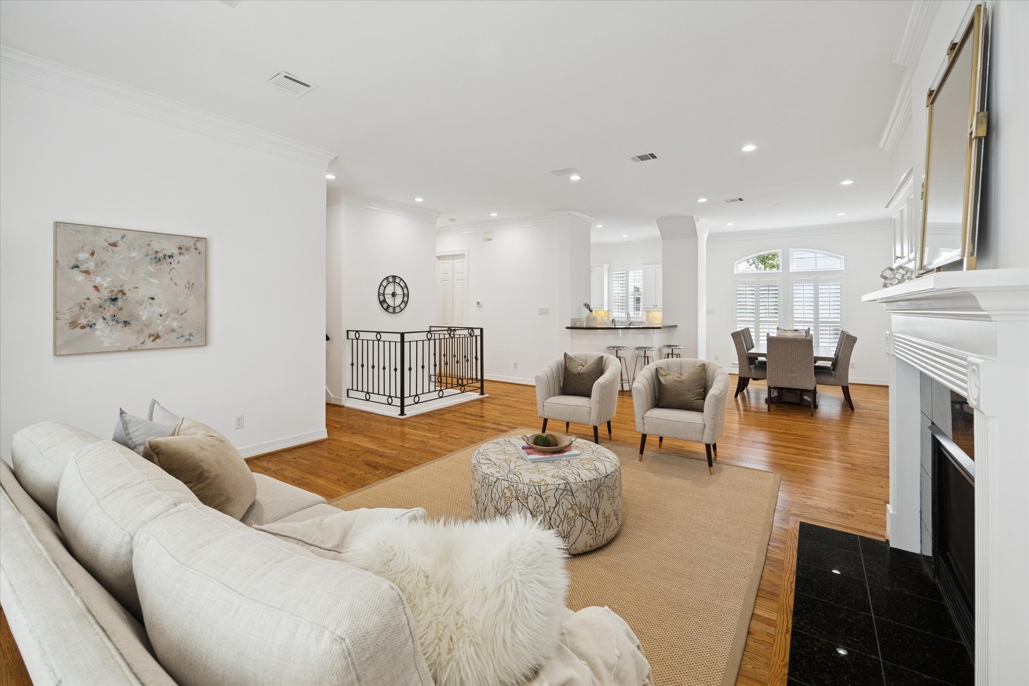 2638 Wroxton Road West University Place, TX 77005 - Photo 4 of 25