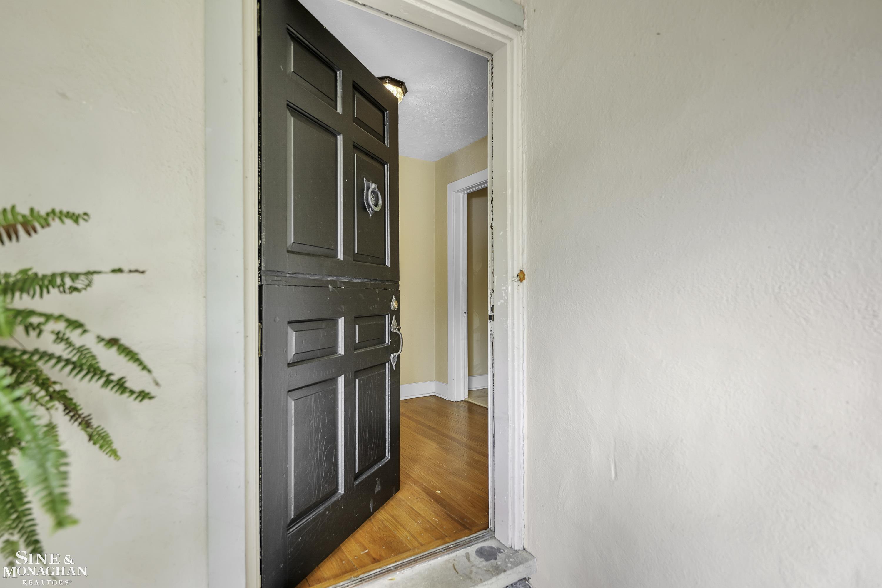611 Fisher Road Grosse Pointe, MI 48230 - Photo 49 of 49 50158402-1f314ec2-ed8c-4463-a81d-992385256e4d.JPG