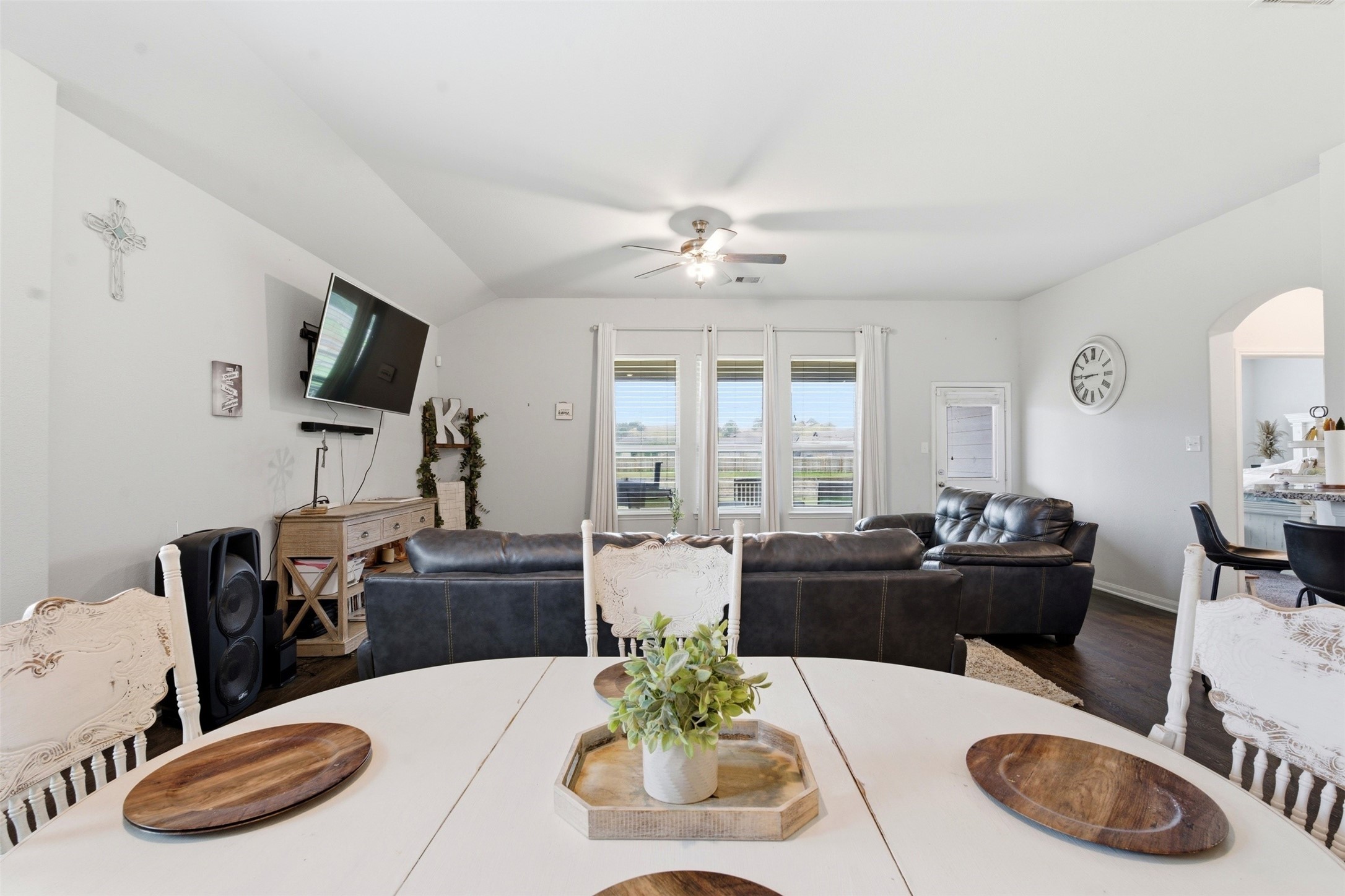 527 Kickapoo Drive Anahuac, TX 77514 - Photo 21 of 46