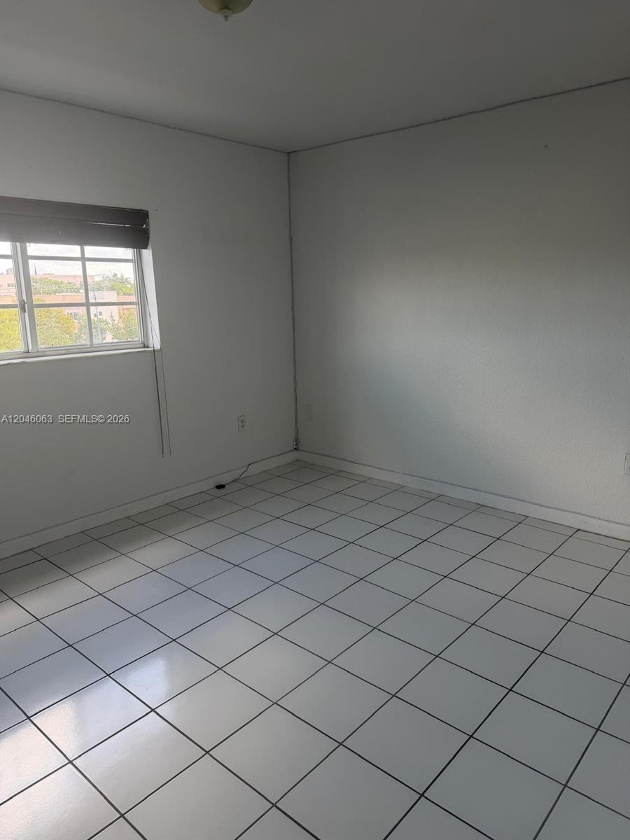 21 East 3rd Street, Unit 405 Hialeah, FL 33010 - Photo 3 of 5