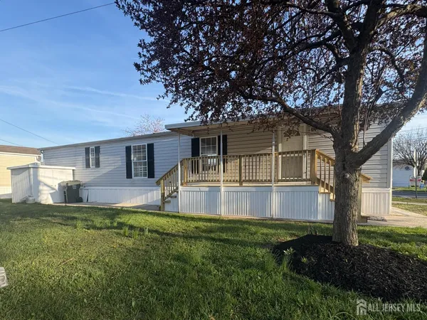 $175,000 | 3 Matt Street, Avenel, NJ 07001