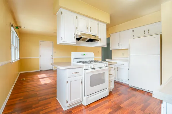 $260,000 | 1845 West 99th Place, Crown Point, IN 46307