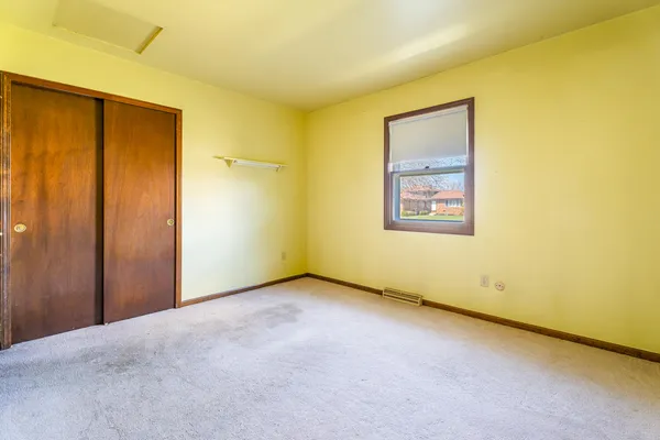 $260,000 | 1845 West 99th Place, Crown Point, IN 46307