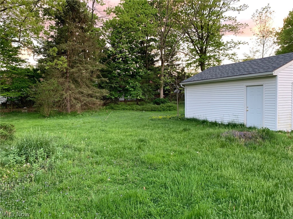 4518 Telhurst Road Cleveland, OH 44121 - Photo 5 of 22