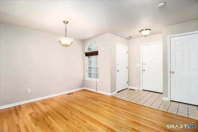 $3,500 | 2004 Eaton Court, Unit 2004, Danbury, CT 06811