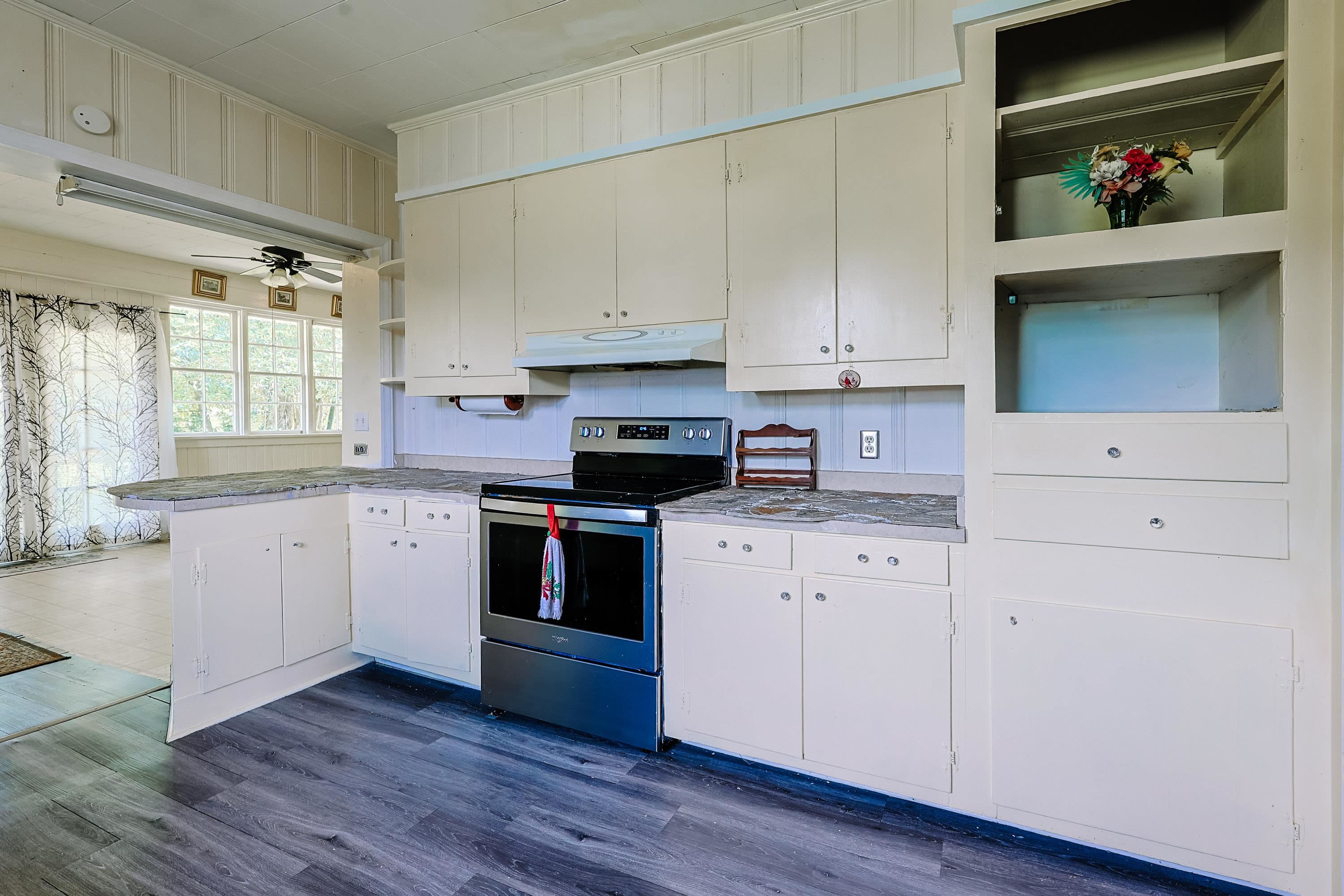 305 North Main Street Hemingway, SC 29554 - Photo 8 of 37