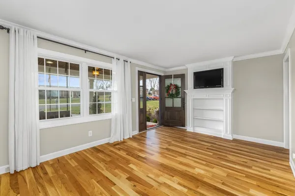$369,900 | 300 Dekalb Street, McMinnville, TN 37110