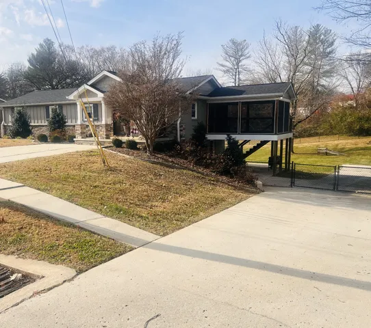 $389,000 | 300 Dekalb Street, McMinnville, TN 37110