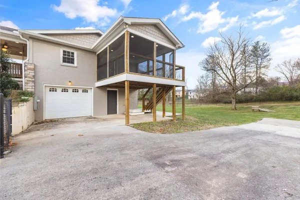 $369,900 | 300 Dekalb Street, McMinnville, TN 37110