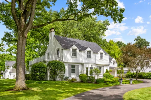 $1,795,000 | 2530 Kenilworth Avenue, Wilmette, IL 60091