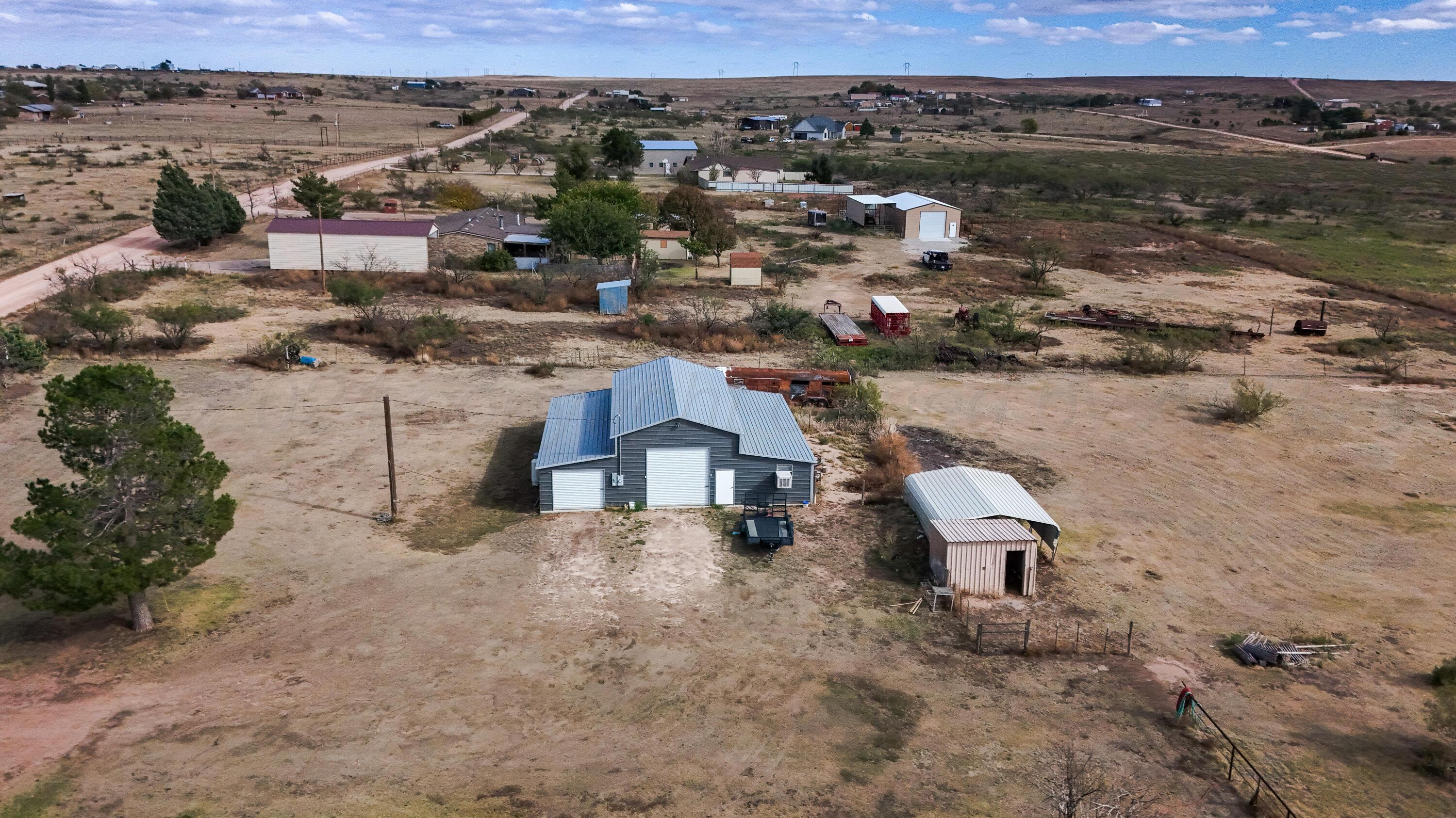 626 Sunset Road Fritch, TX 79036 - Photo 2 of 5 barn
