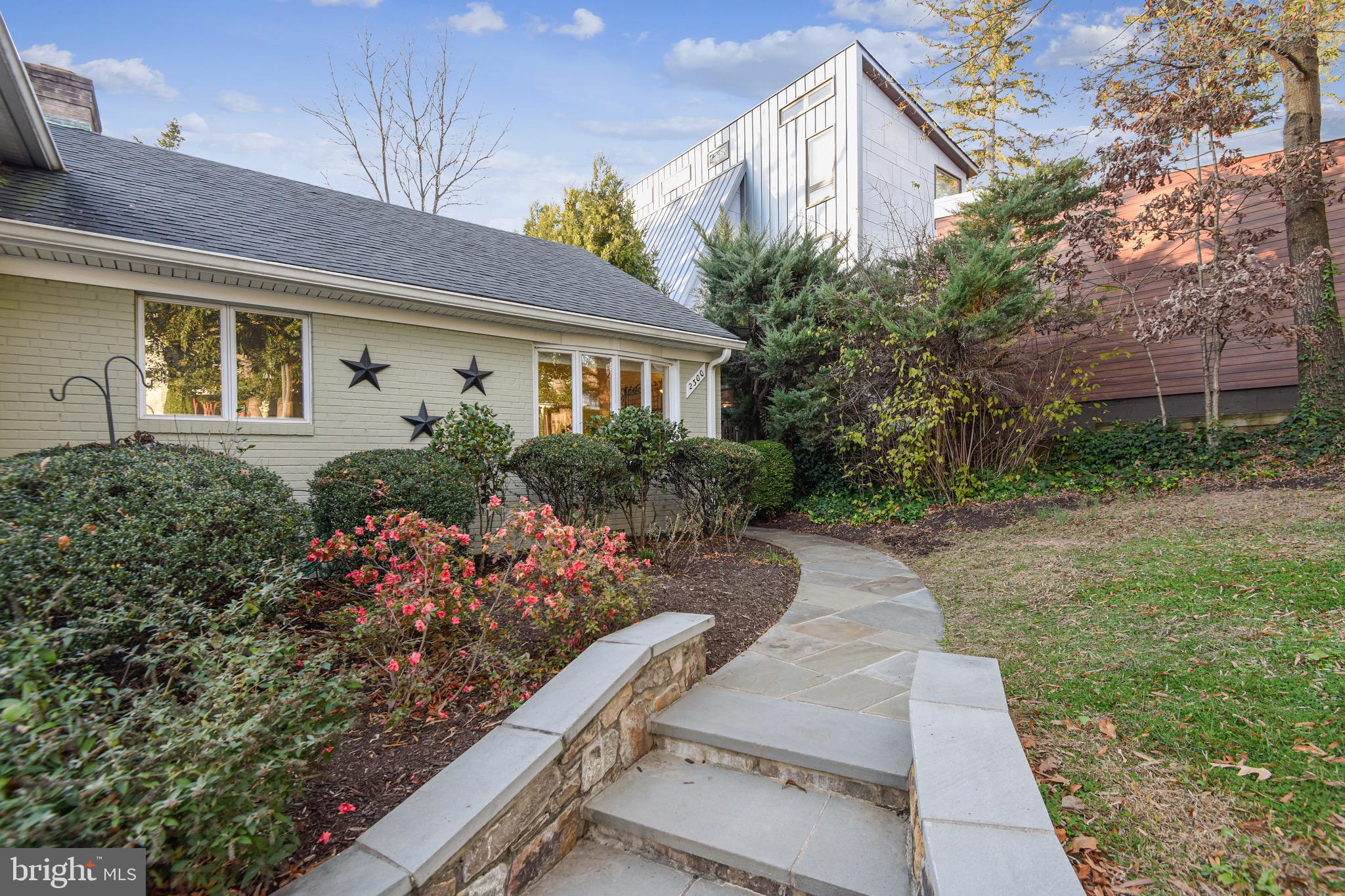 2300 King Place Northwest Washington, DC 20007 - Photo 4 of 52