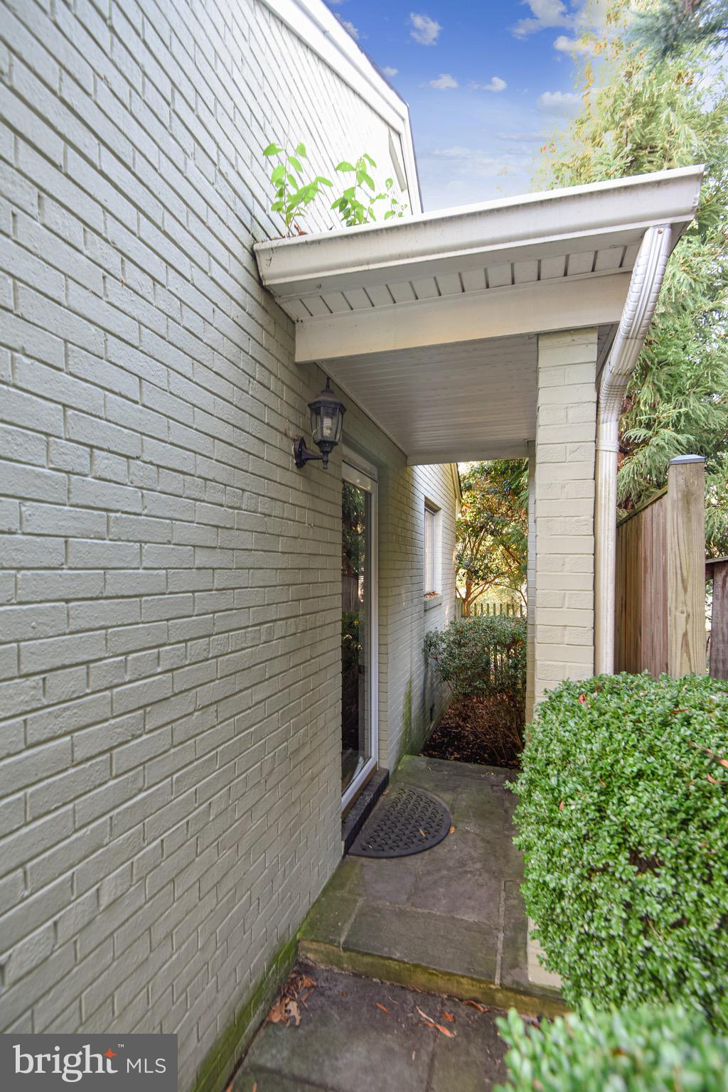 2300 King Place Northwest Washington, DC 20007 - Photo 5 of 52