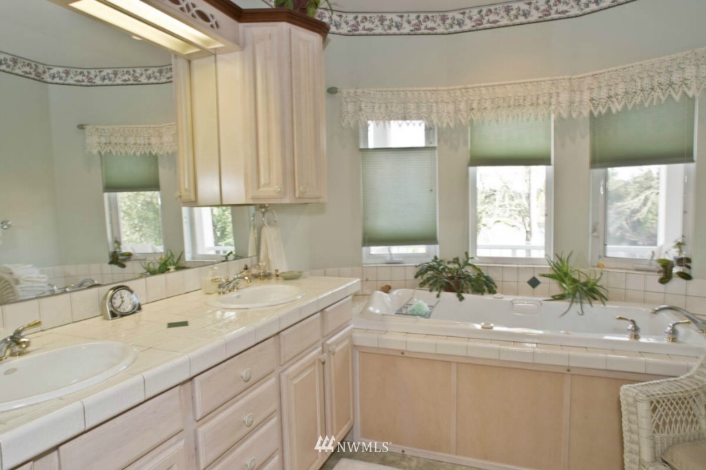 7936 Kelly Beach Road Southeast Olympia, WA 98513 - Photo 10 of 15 Gallery Image 10