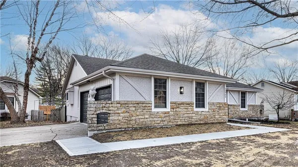 $389,999 | 16900 East 49 Terrace South, Independence, MO 64055