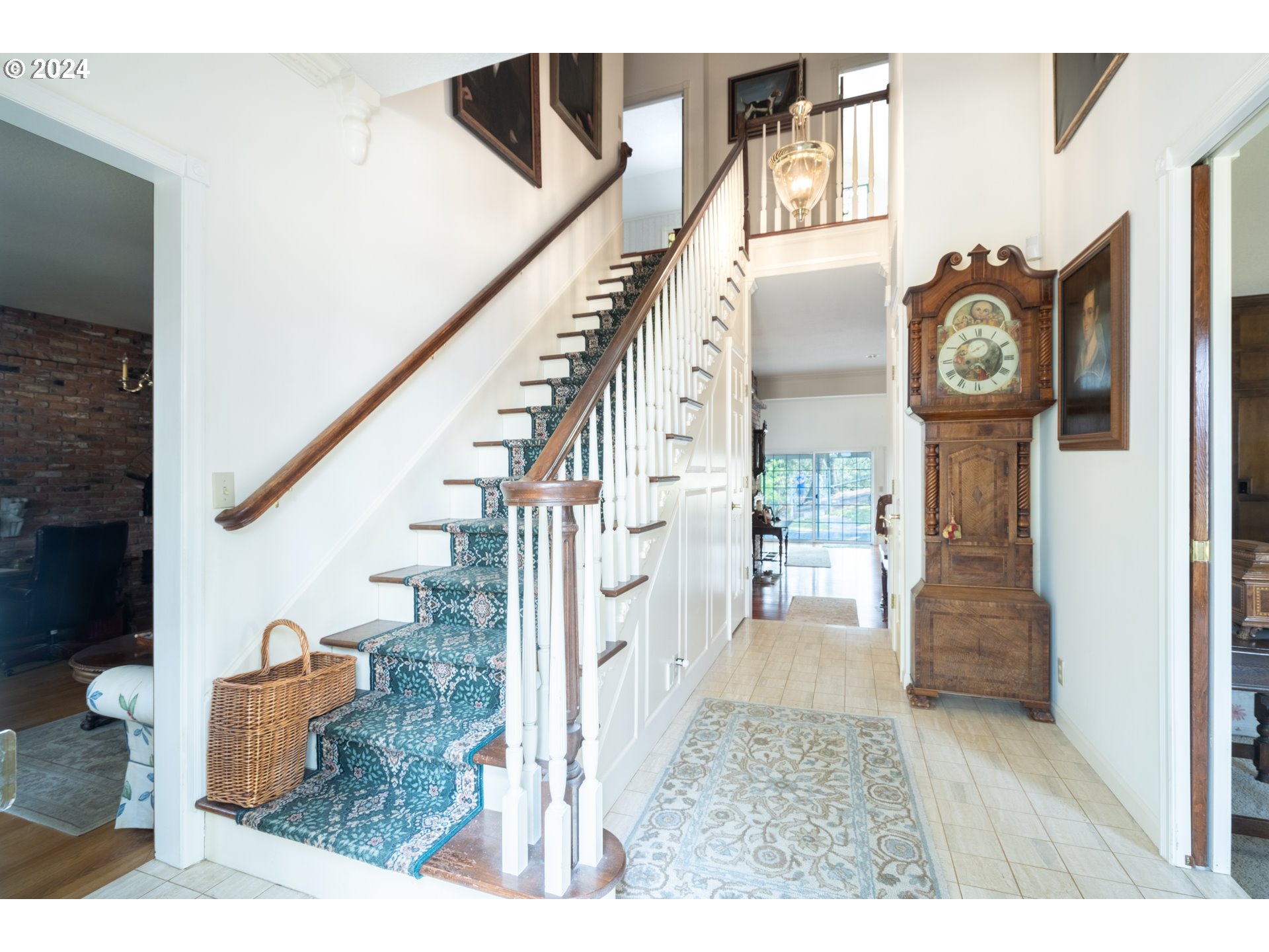 588 South Deer Creek Road Roseburg, OR 97470 - Photo 11 of 45 a view of entryway and hall with wooden floor