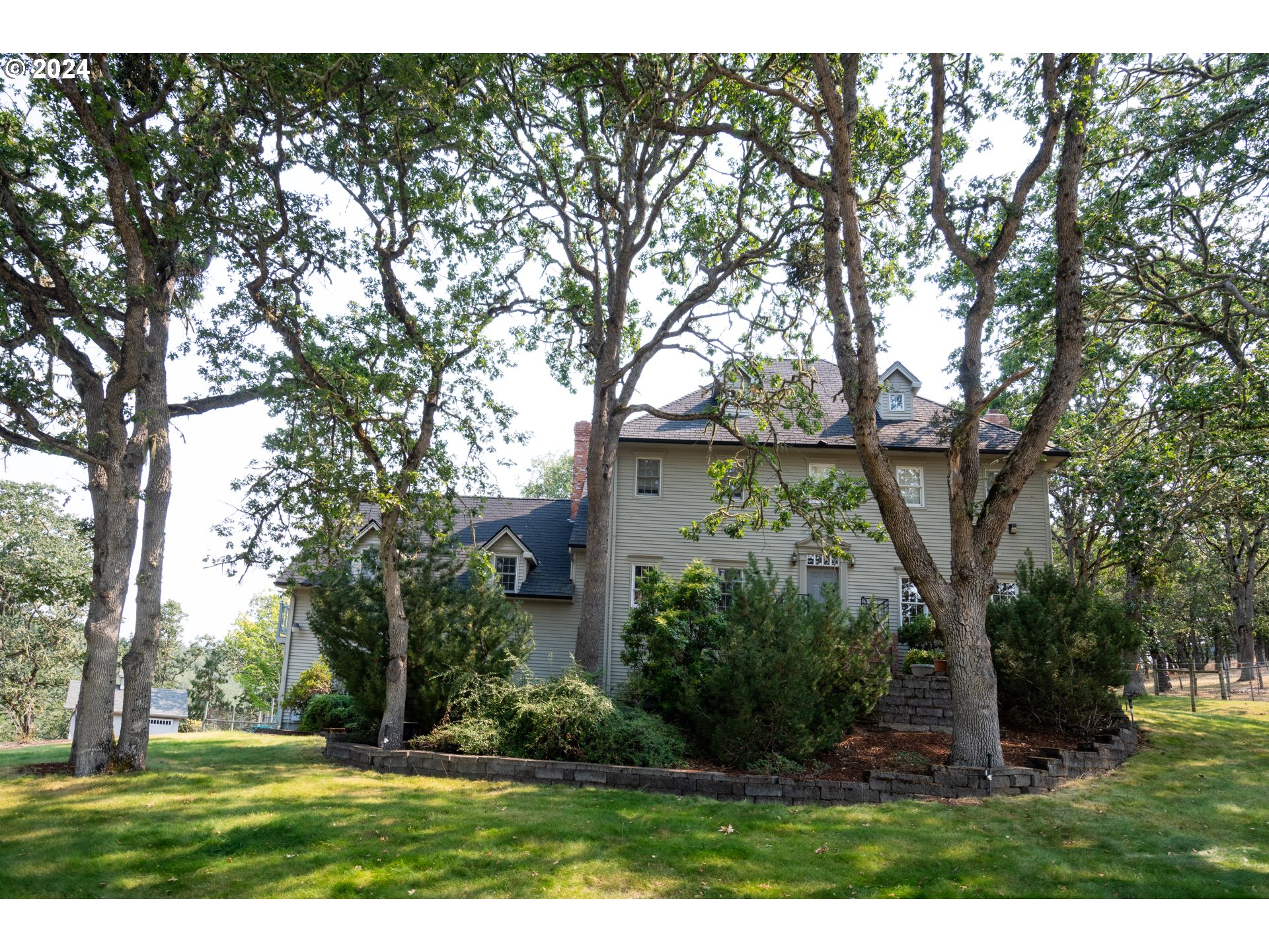 588 South Deer Creek Road Roseburg, OR 97470 - Photo 2 of 45 a view of backyard with green space