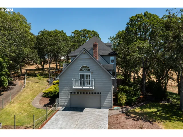 a view of backyard of house