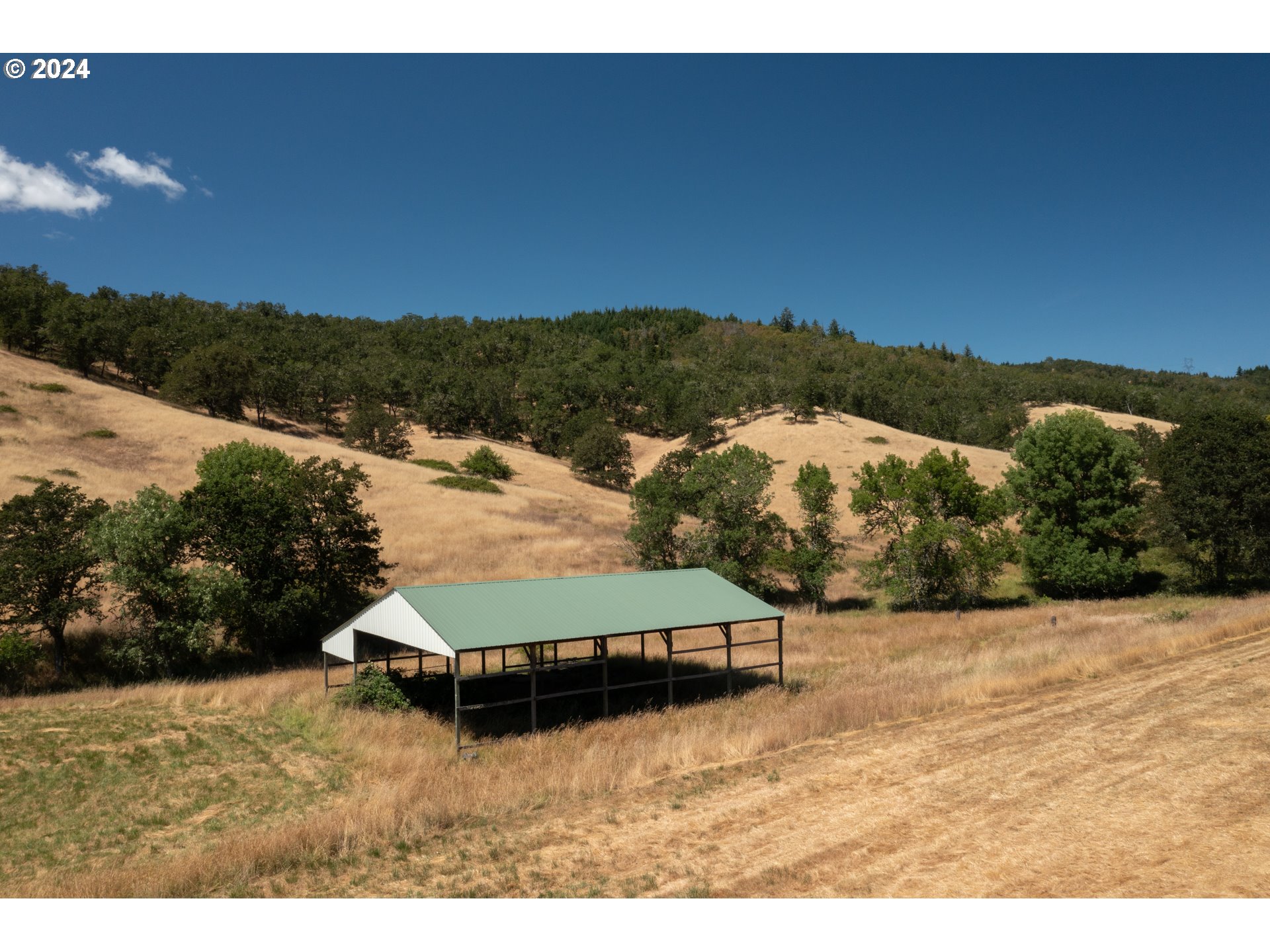 588 South Deer Creek Road Roseburg, OR 97470 - Photo 42 of 45 a view of outdoor space and yard