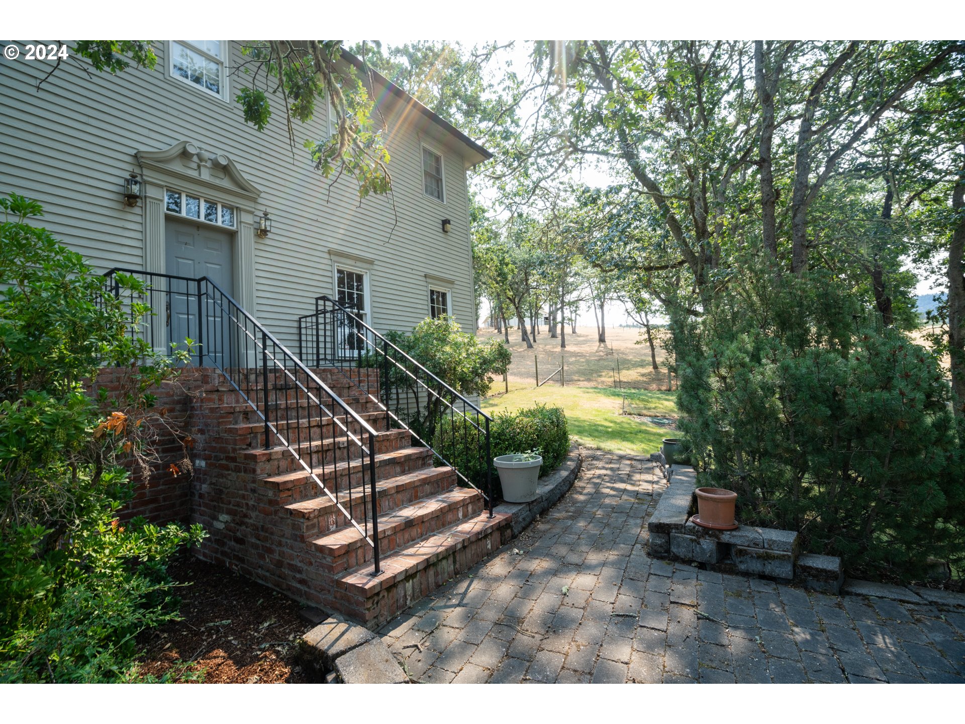 588 South Deer Creek Road Roseburg, OR 97470 - Photo 9 of 45 a view of a backyard with sitting area