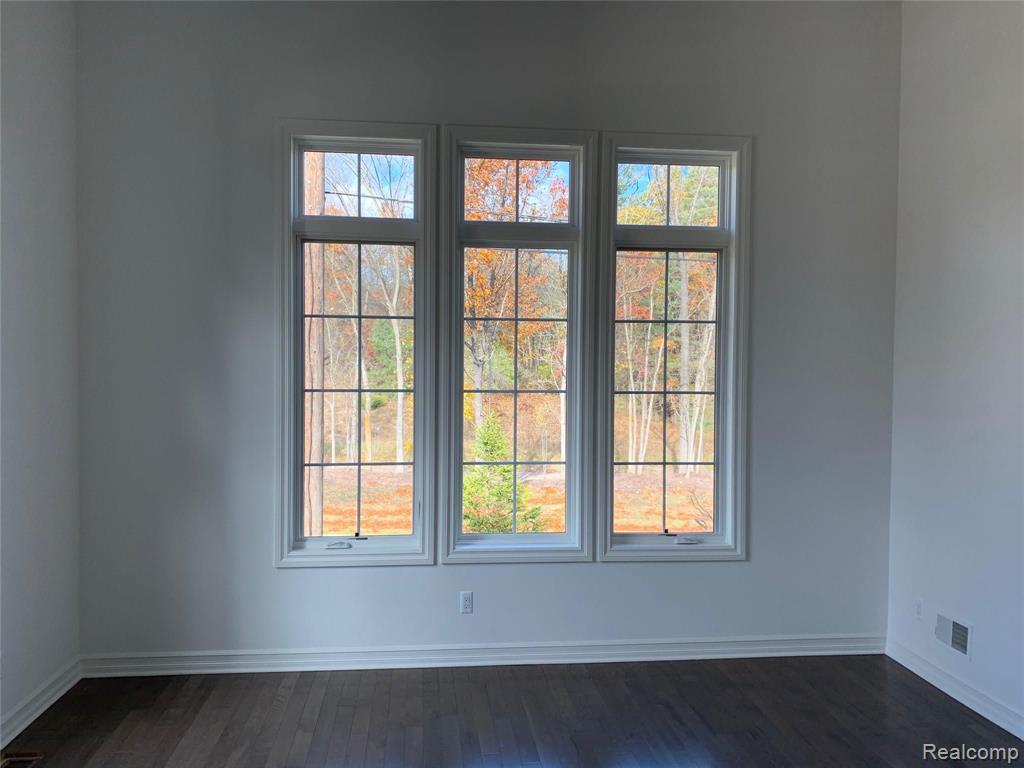 6103 Sheldon Road Rochester Hills, MI 48306 - Photo 7 of 20