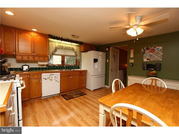 521 Windover Road Hatboro, PA 19040 - Photo 4 of 20 Kitchen