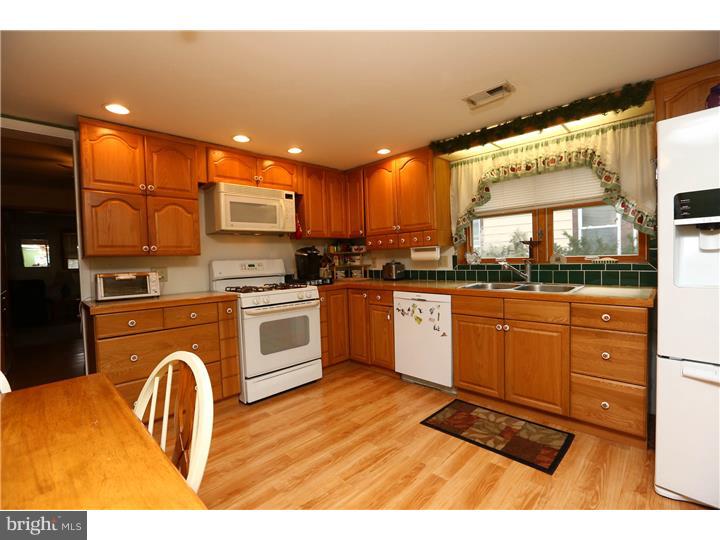 521 Windover Road Hatboro, PA 19040 - Photo 5 of 20 Kitchen
